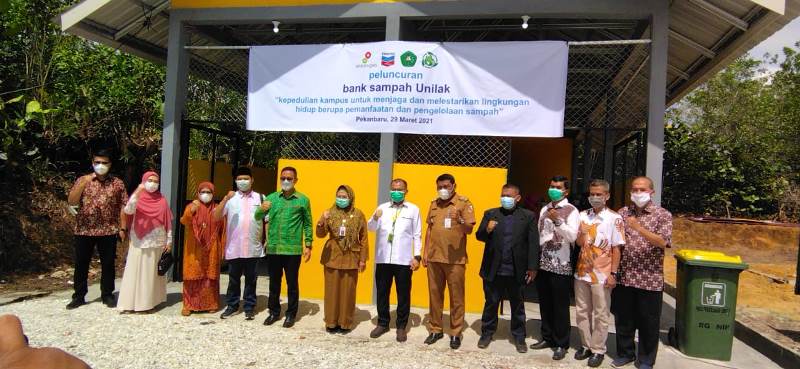 Kolaborasi Perguruan Tinggi, Dunia Industri dan Pemerintah, Bank Sampah di Unilak Diresmikan