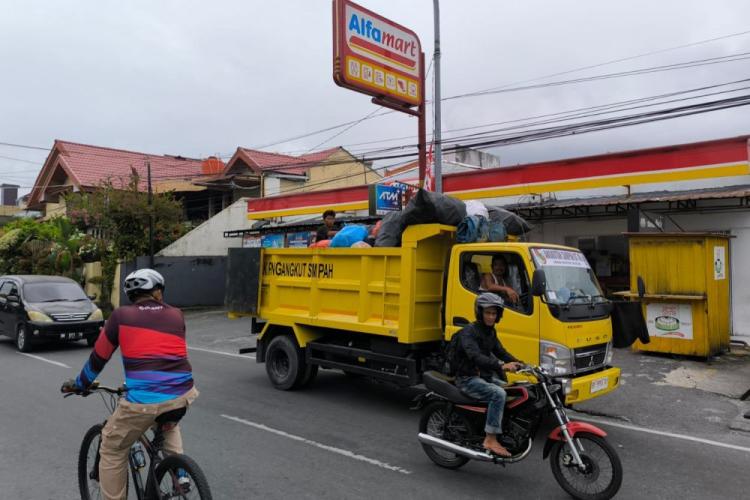 DLHK Pekanbaru Temukan Armada Sampah Palsu, Nekat Pasang Stiker LPS Kelurahan untuk Kelabuhi Petugas