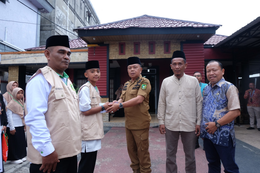 Plt Bupati Asmar Lepas Kafilah Meranti menuju MTQ Provinsi Riau di Inhu