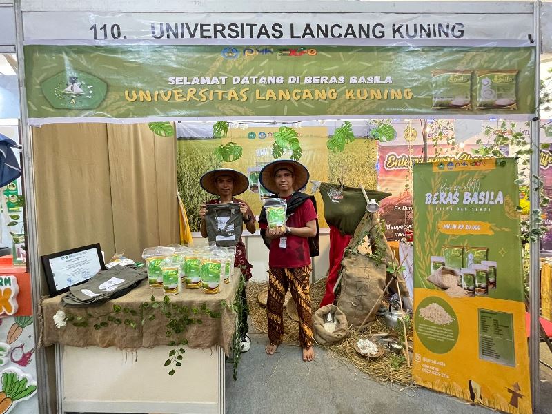 Mahasiwa Unilak Berprestasi, Produk Beras dan Es Durian Tampil di KMI Expo Surabaya