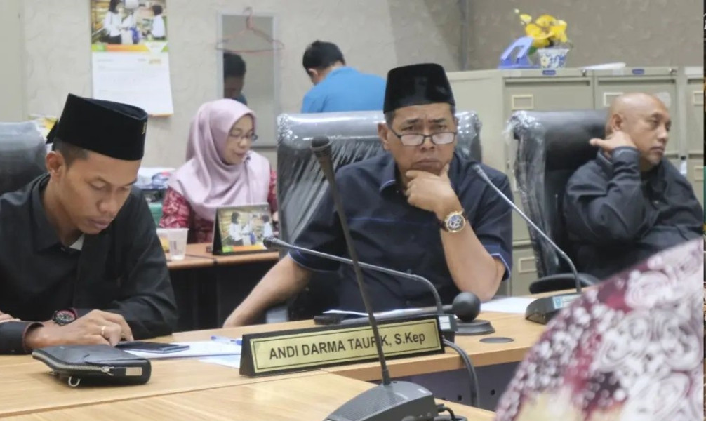 Bahas Program Kegiatan Kewaspadaan Masyarakat, Komisi I DPRD Riau Lakukan Rapat Dengar Pendapat Deng