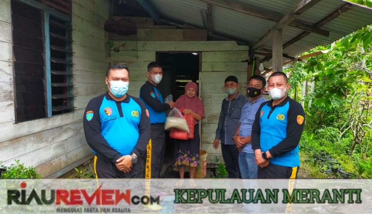 Kembali Bagikan Sembako, Polisi Sambangi Rumah Warga Kurang Mampu di Tebingtinggi Barat