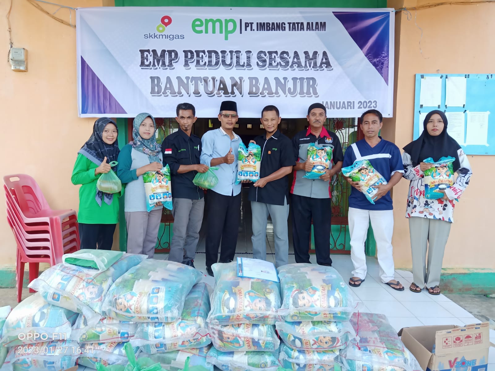 Peduli Korban Banjir, EMP-PT. ITA Serah 450 Paket Sembako di Wilayah Ring Kecamatan Tebingtinggi Bar