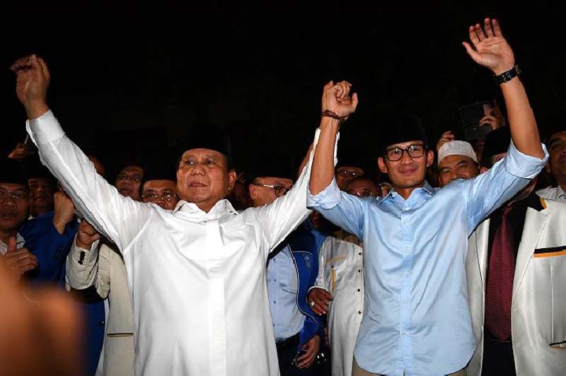 Sapa Pendukung di KPU, Prabowo: Yakinlah yang Benar Selalu Menang