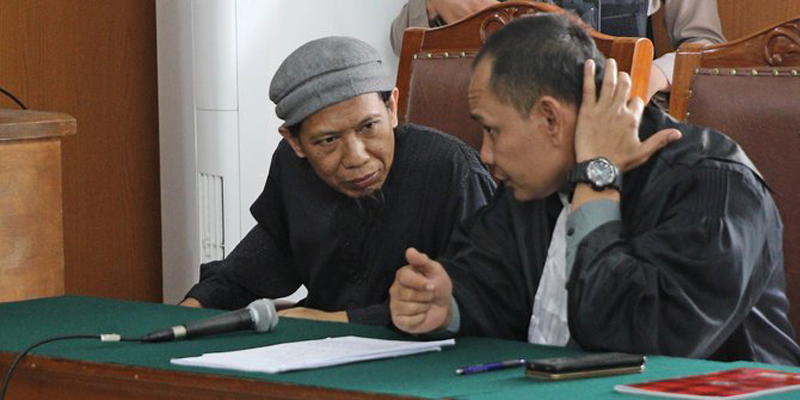 Secarik Kertas dari Kantong Aman Abdurrahman Usai Dituntut Mati