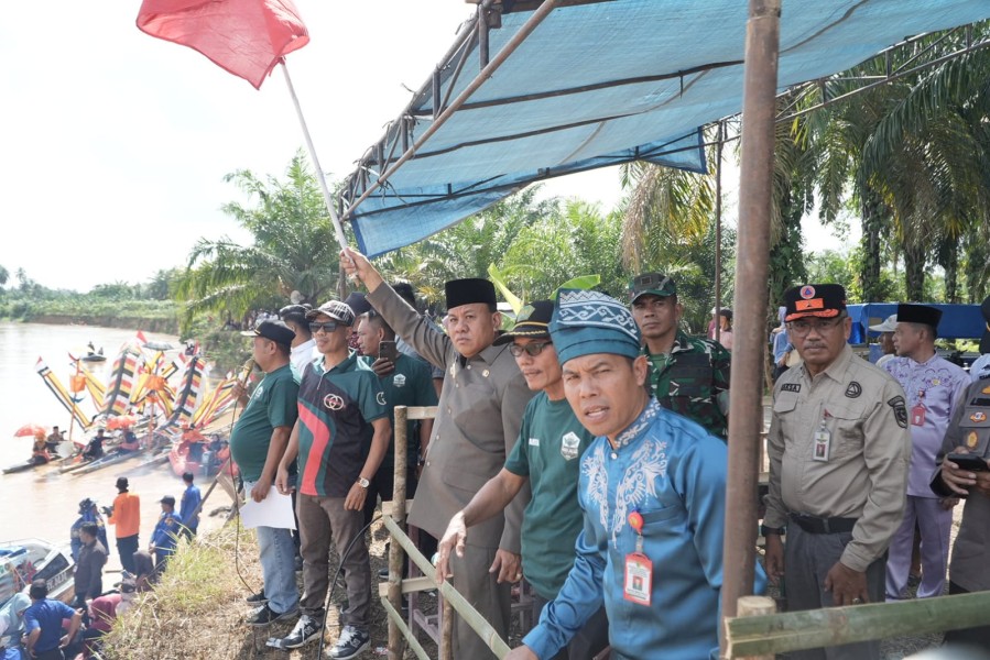 Bupati Kuansing Buka Pacu Jalur Tupian Burondo Lewat Pelepasan Menang Bay