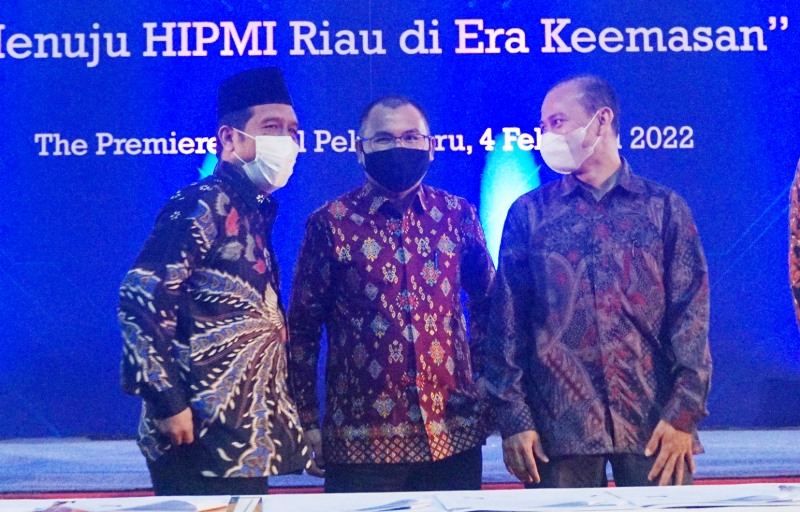 Rektor Unilak Hadiri Pelantikan Dr Saidul Amin Sebagai Rektor UMRI