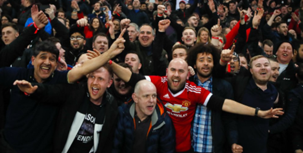 Seorang Penggemar Manchester United Ditikam