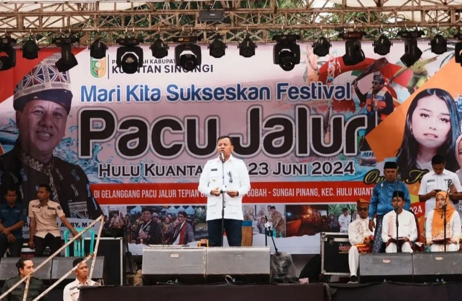 Dibuka Bupati Kuansing, Iven Pacu Jalur Hulu Kuantan Diikuti Provinsi Sumbar