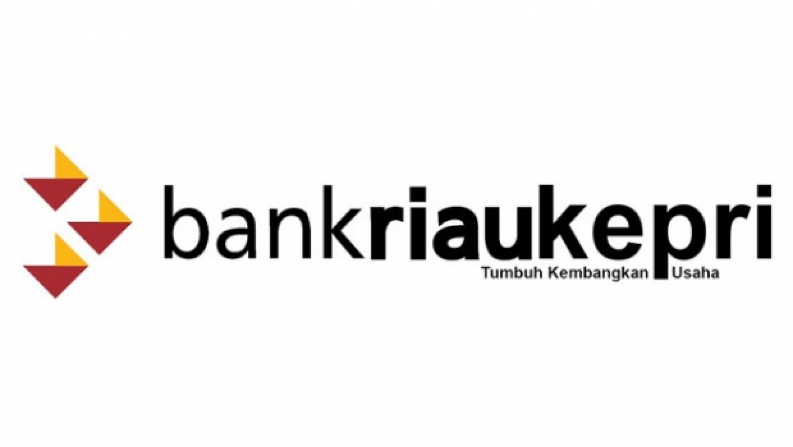 Urus Syarat Penerima, Warga Rela Antri Lama di Bank Riau Kepri Bengkalis