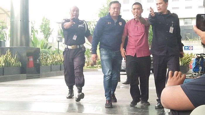 Bupati Pakpak Bharat Tiba di KPK, Status Ditentukan 1x24 Jam