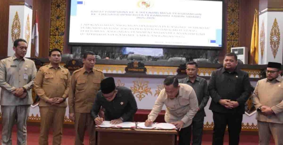 DPRD Pekanbaru Ketuk Palu APBD-P 2025 Senilai Rp3,21 Triliun, Dorong Pemko Maksimalkan PAD