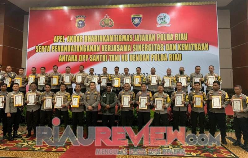 Tiga Bhabinkamtibmas Polres Meranti Terima Penghargaan dari Kapolda Riau
