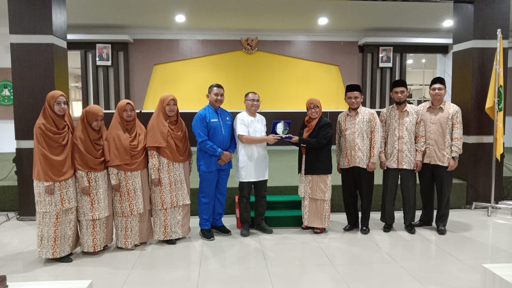 Madrasah Aliyah Sumatera Thawalib Parabek Agam Berkunjung Ke Unilak, Disambut Ramah Rektor