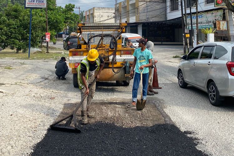 Perbaikan Jalan Rusak di Pekanbaru Dipastikan Terus Berlanjut