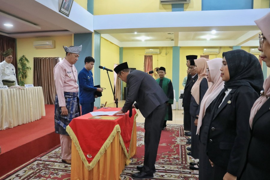 Wakil Bupati Muzamil Lantik 9 Pejabat Pemkab Kepulauan Meranti