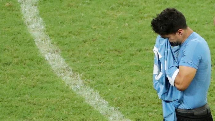 Uruguay vs Peru: Tangisan Luis Suarez