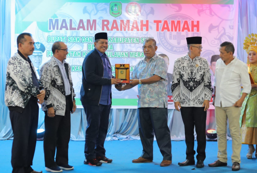 Pemdakab Kepulauan Meranti Terima Kunjungan Bupati dan PGRI Kabupaten Siak