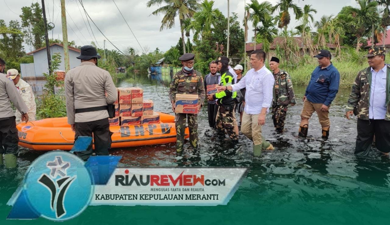 H. Muhammad Adil Salurkan Bantuan Korban Banjir di Dumai