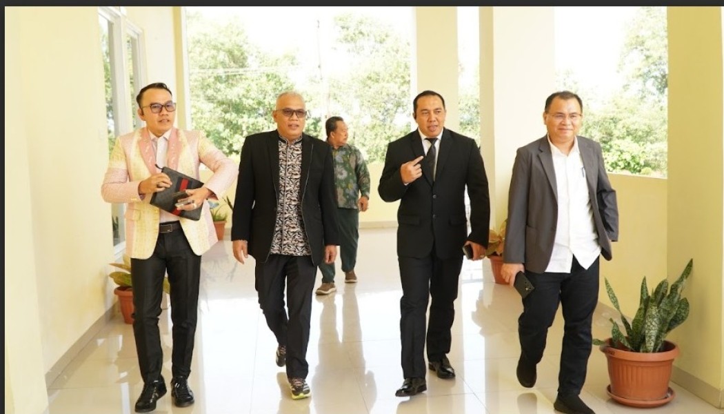 Kapolresta Pekanbaru Kombes Pol Jeki Rahmat Mustika S.I.K Raih Gelar Magister Ilmu Hukum  Di Unilak