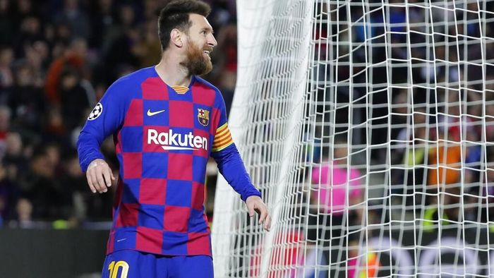 Messi, Kenapa Tidak Oper Bolanya ke Griezmann?
