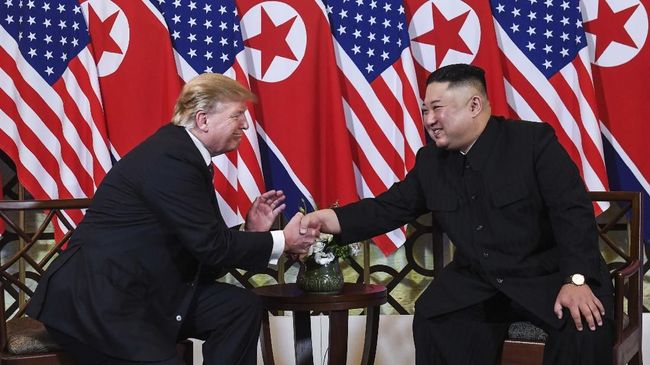 Via Twitter, Trump Ajak Kim Jong Un Reuni di DMZ