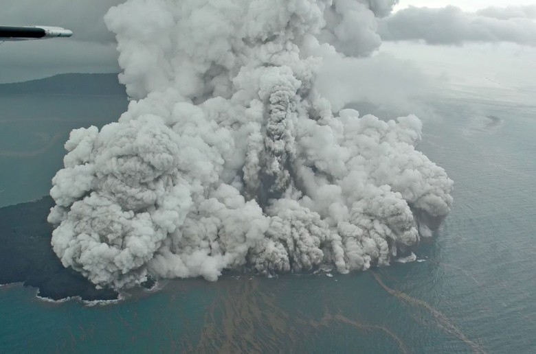 Gunung Anak Krakatau Siaga Berpotensi Picu Tsunami, Ini Kata Ahli