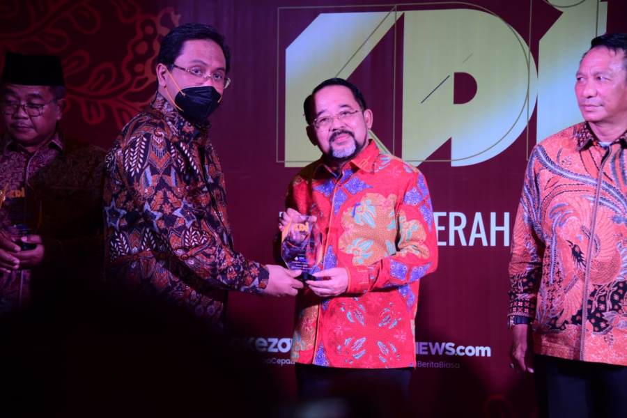 Bupati Bengkalis Terima Penghargaan Kepala Daerah Inovatif Versi MNC Portal Indonesia