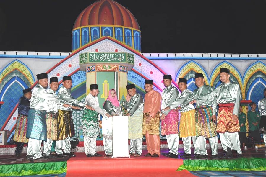 Buk Kas Tekan Tombol Serine Tanda Dibukanya MTQ ke-27 Tingkat Kecamatan Bantan