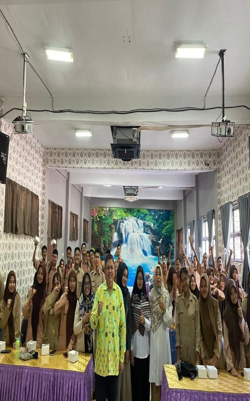 Tim Dosen FH Unilak Mengenalkan Hak Kekayaan Intelektual bidang Paten di SMK Negeri 7 Pekanbaru