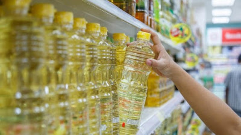 Ritel Ini Wajib Jual Minyak Goreng Murah Harga Pemerintah