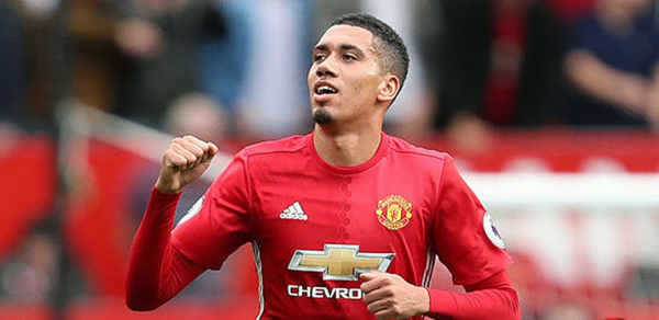 Hadapi Barcelona, Chris Smalling Sesumbar