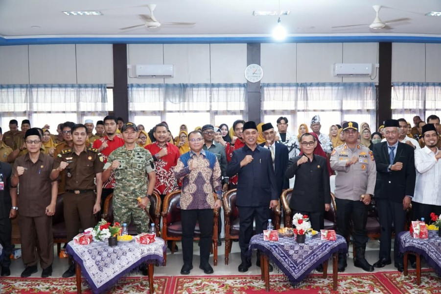 Hadiri Pelantikan Dewan Pendidikan Inhil, Rektor Unilak Langsung MoU dengan Bupati