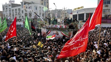 Warga Iran Beri Penghormatan Terakhir untuk Qasem Soleimani