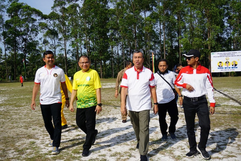 Gubri Syamsuar Membuka Piala Gubernur dan Rektor Unilak Cup 2022