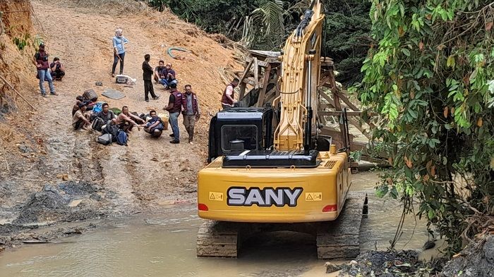 Polda Riau Tangkap Lima Penambang Emas Ilegal di Kuansing