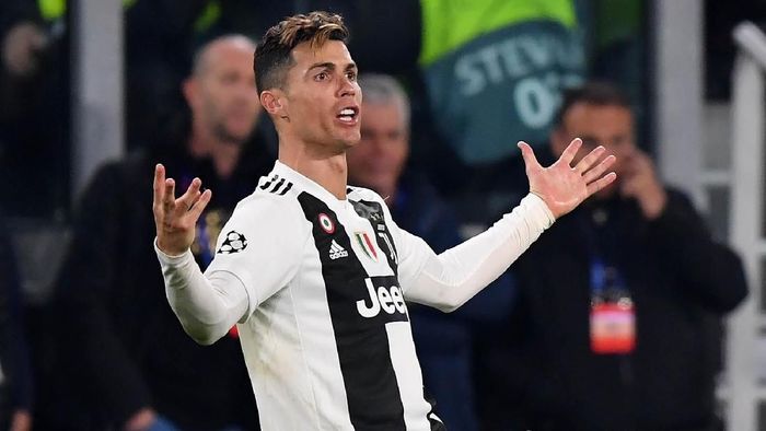 Viral Video Kekesalan Ronaldo Usai Juventus Disingkirkan Ajax