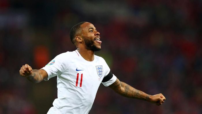 Puja-Puji Southgate untuk Sterling
