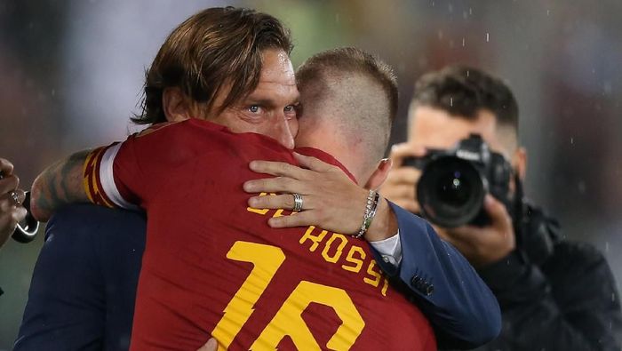 Pjanic Gagal Paham dengan Perlakuan Roma ke Totti-De Rossi