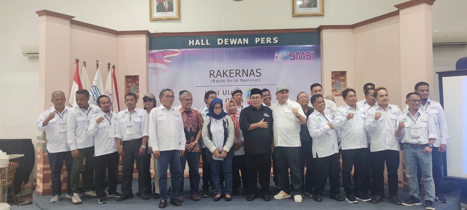Dihadapan Ketua Dewan Pers, Helmi Burman Dilantik Jadi Ketua Forum Pemred Media Siber Riau