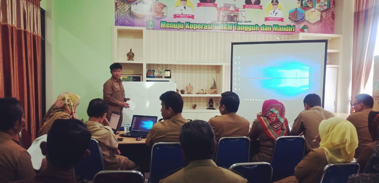 Kadiskop UMKM Bengkalis Pimpin Rapat Internal Pemantapan Tupoksi