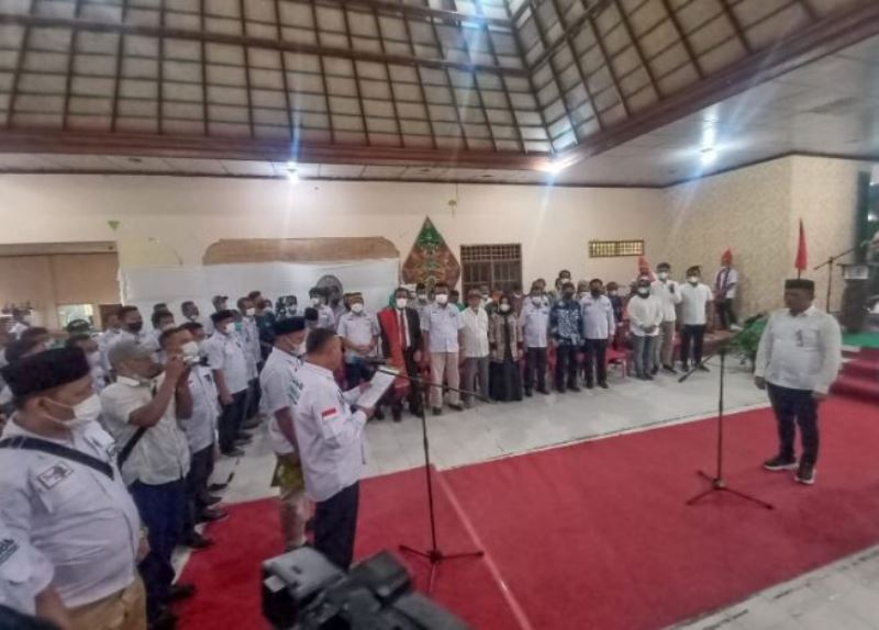 Serius Maju Pilkada Gubernur Riau, Bupati Adil Lantik Tim Pemenangan