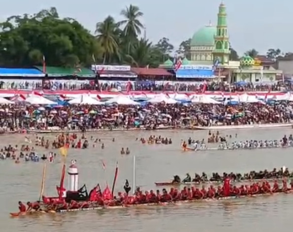 Kuansing Kedatangan Tamu Luar Negeri di Hari Ketiga Pacu Jalur