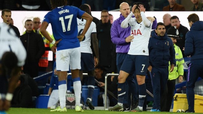 Tottenham Banding Kartu Merah Son Heung-min