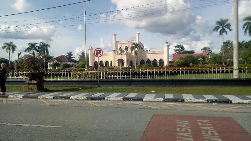 H+2 Idul Fitri Ribuan Pengunjung  padati Istana Siak dan Objek Wisata Lain