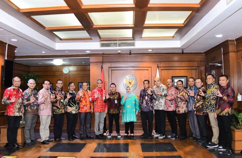 Harapkan Predikat SAKIP Meningkat, Bupati Kasmarni dan Pimpinan PD ke Jakarta