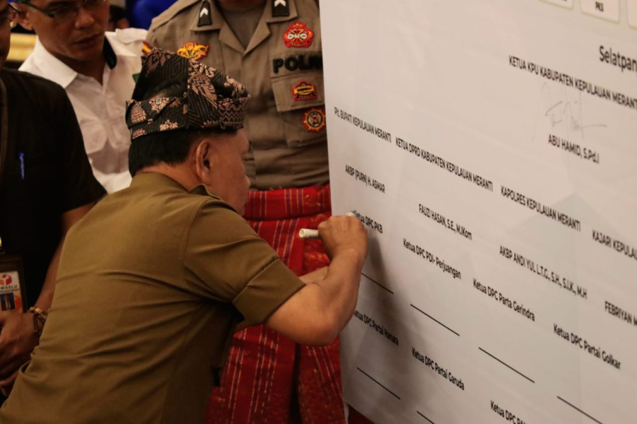 Plt Bupati Kabupaten Kepulauan Meranti Asmar Hadiri Deklarasi Damai Pemilu 2024