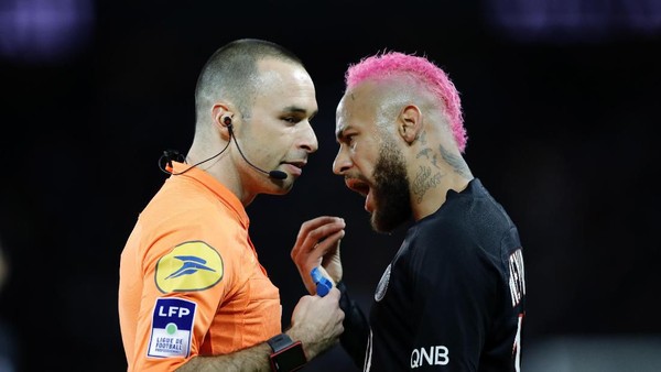 Neymar Maki Wasit yang Memintanya Berbahasa Prancis
