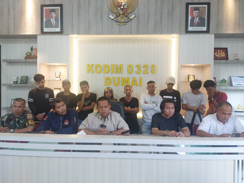 Kodim 0320/Dumai Bersama Satgas Bais Amankan 9 Orang PMI Ilegal Dari Malaysia