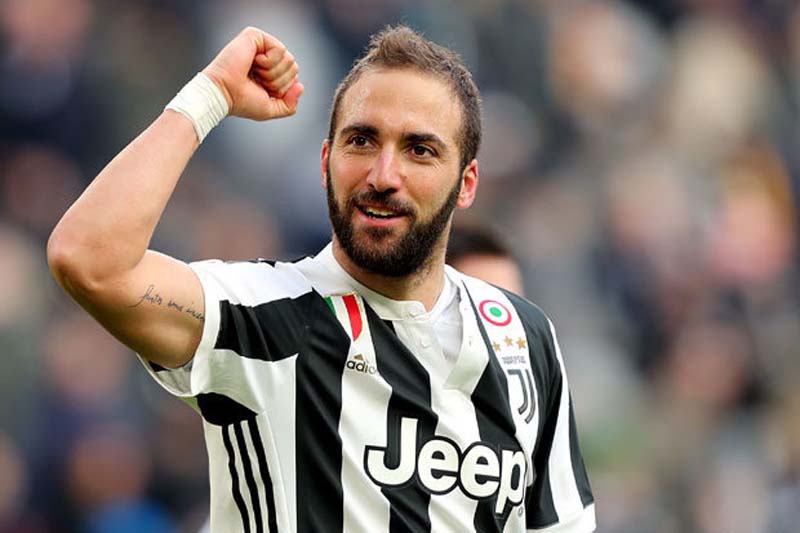 Allegri Tak Bisa Apa-Apa soal Higuain